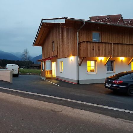روتته Gaestehaus Am Hahnenkamm المظهر الخارجي الصورة